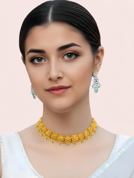 Elegant Starburst Gold-Tone Choker Necklace